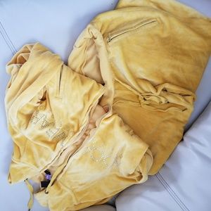 Rocawear sweat suit